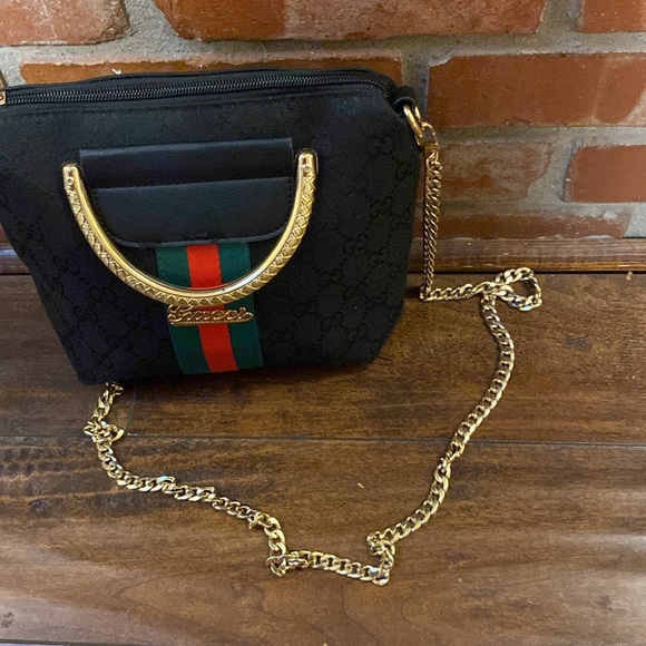 A small bag looks like Gucci - Picture 3 of 10
